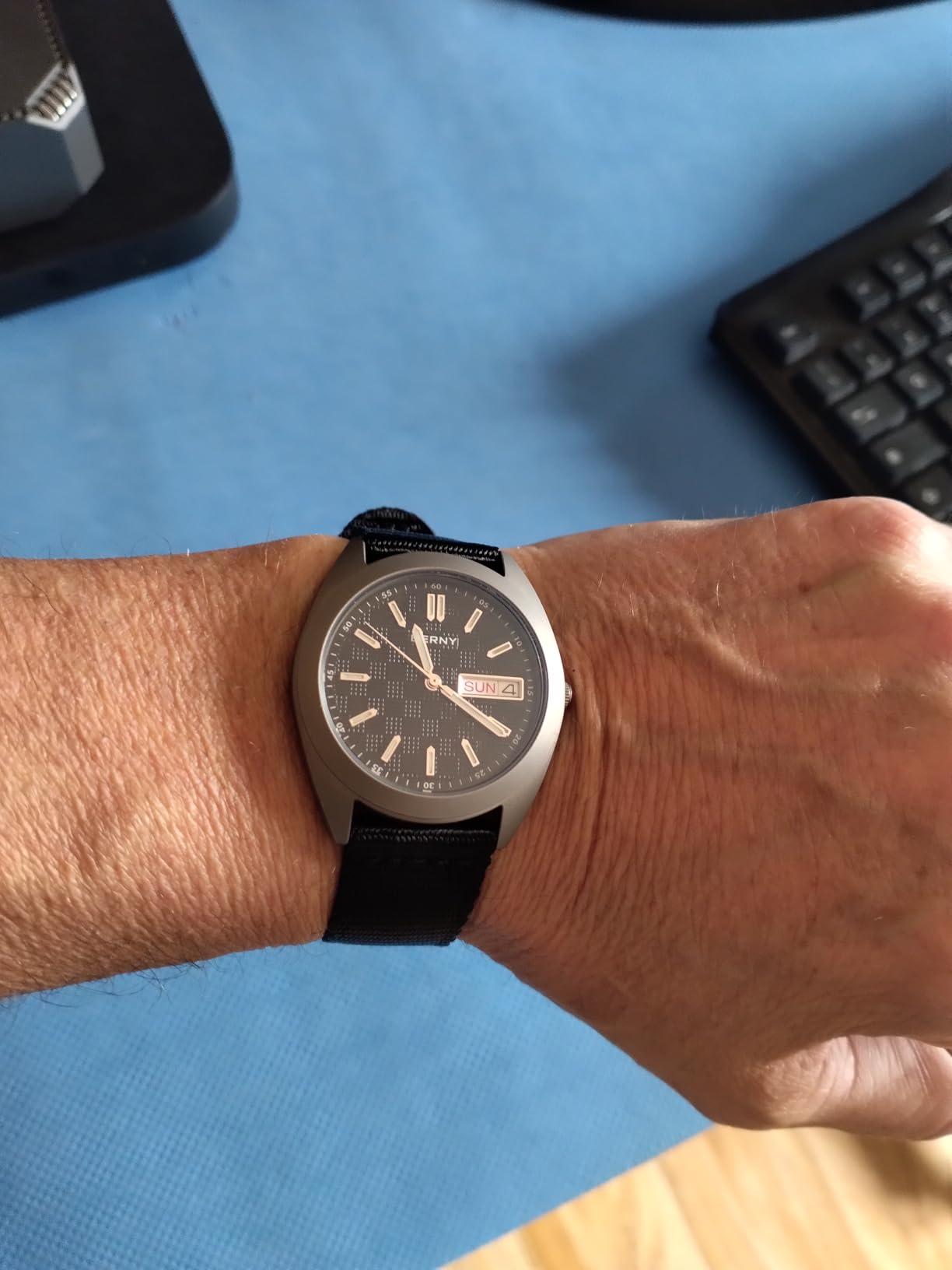 Berny Titanio Orologio Uomo Tela Nero 10ATM Luminoso