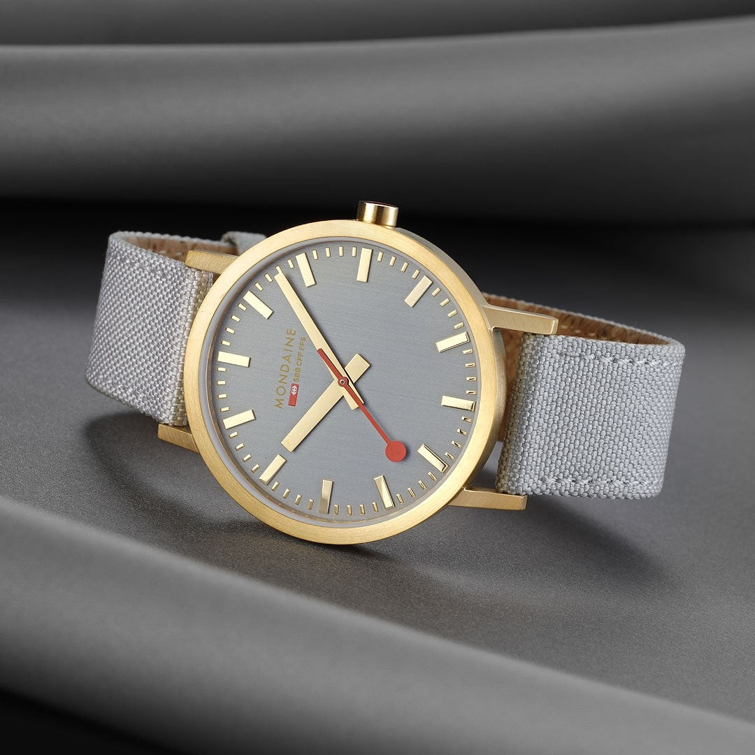 Mondaine Classic orologio oro 40 mm tessuto