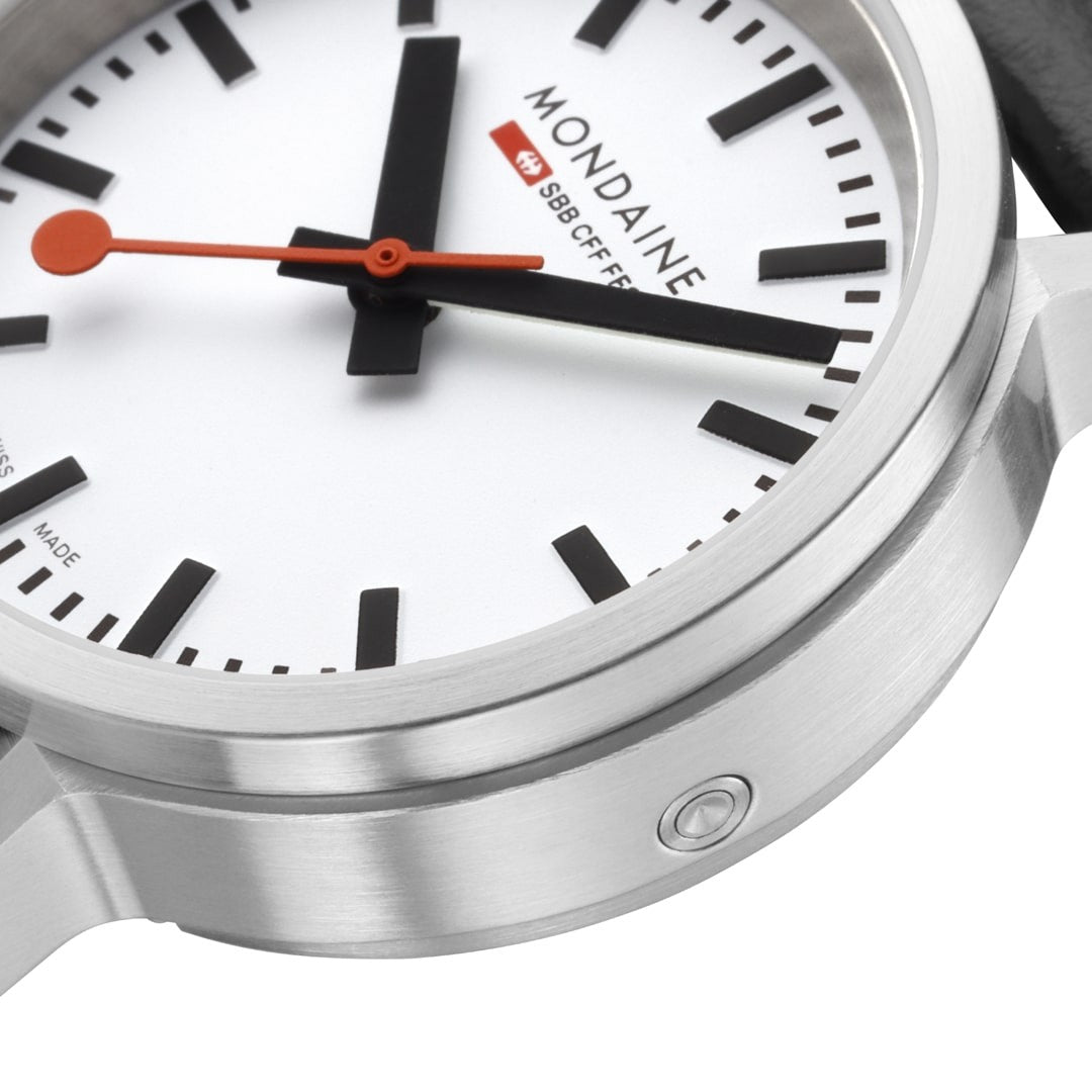Mondaine Stop2go Bianco Backlight orologio 34 mm acciaio