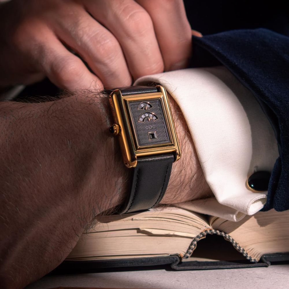 Out Of Order Forma Venti Aurum Noir orologio automatico jumping hour