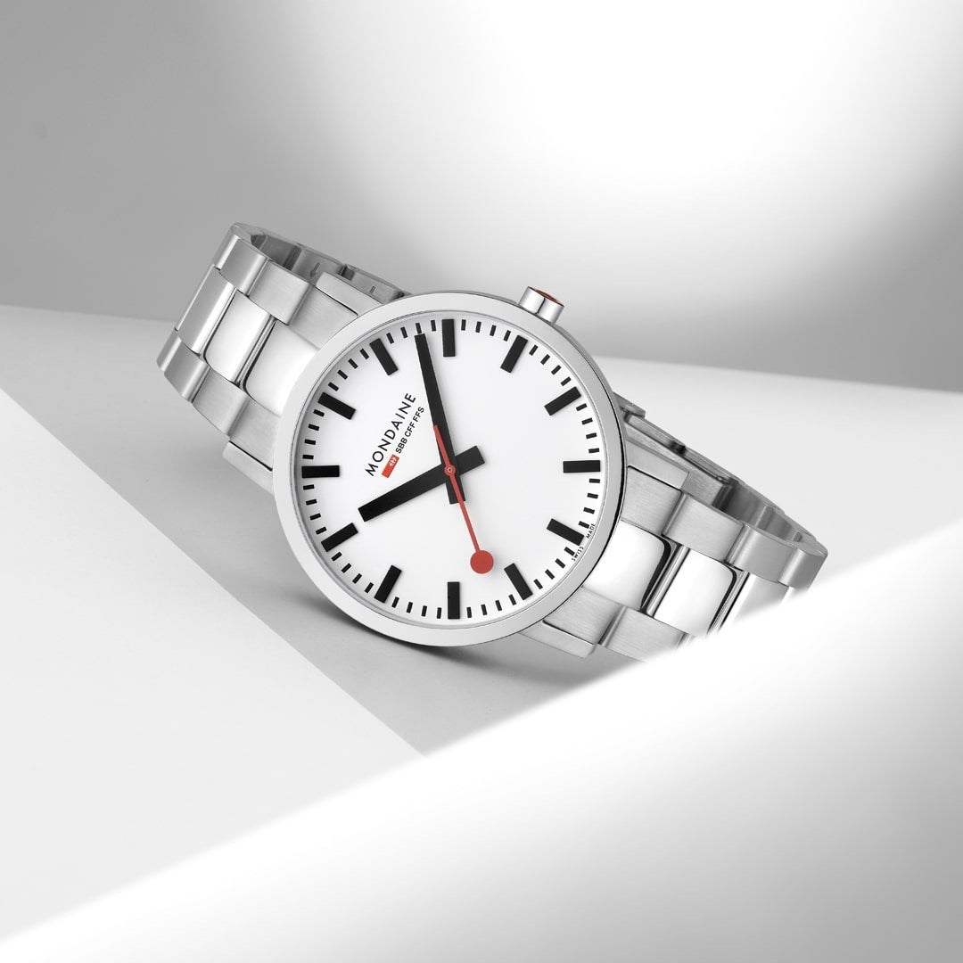 Mondaine Classic 40mm orologio acciaio Swiss Made