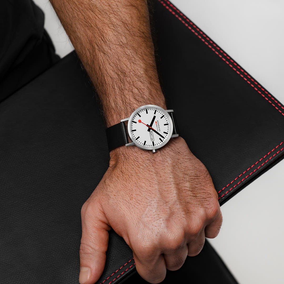 Mondaine Classic Day-Date Orologio 40 mm Quarzo