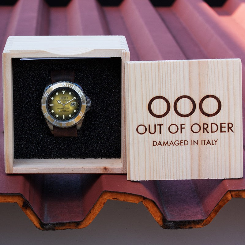 Out Of Order Scorpione Brown Yellow orologio quarzo 44 mm