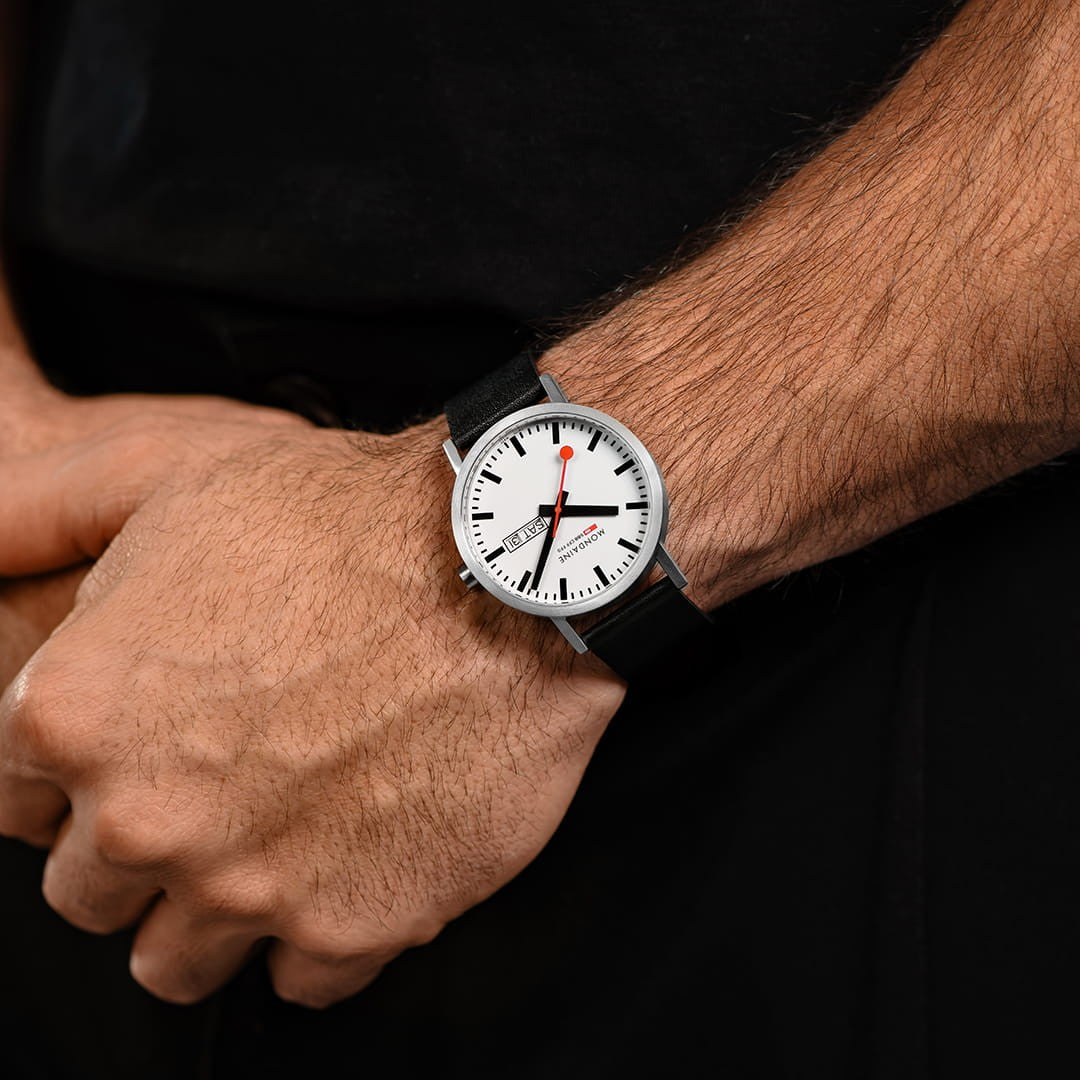 Mondaine Classic Day-Date Orologio 40 mm Quarzo