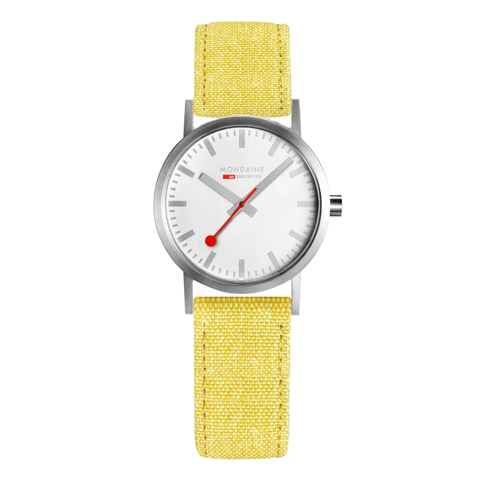 Mondaine Classic Orologio 30 mm Giallo Quarzo