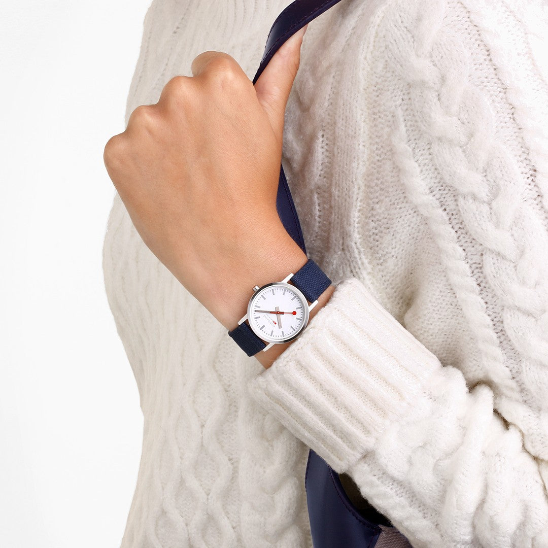 Mondaine Classic Blu 30mm orologio acciaio