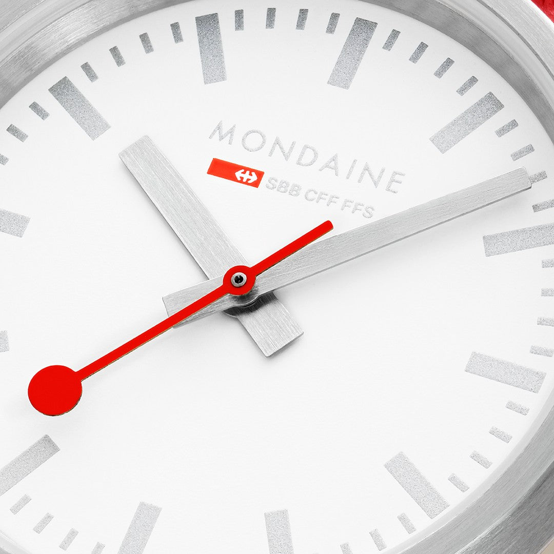 Mondaine Classic Rosso 30mm orologio quarzo