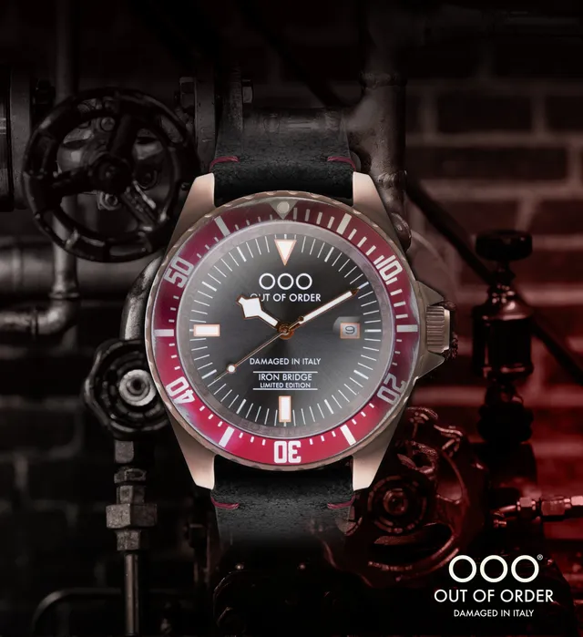 Out Of Order Automatico Crimson Red orologio bronzo 44 mm